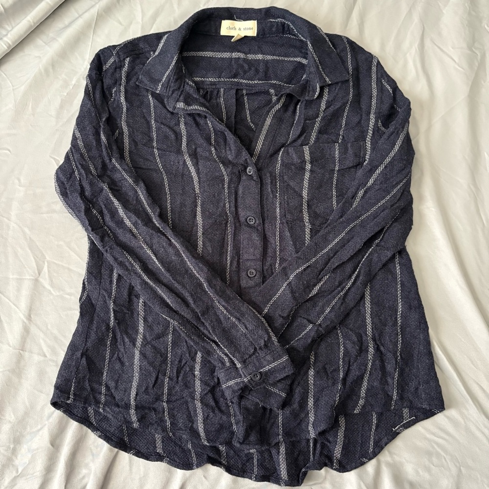Cloth & Stone Button Down Shirt Navy Blue Striped Women's Size Small Lightweight